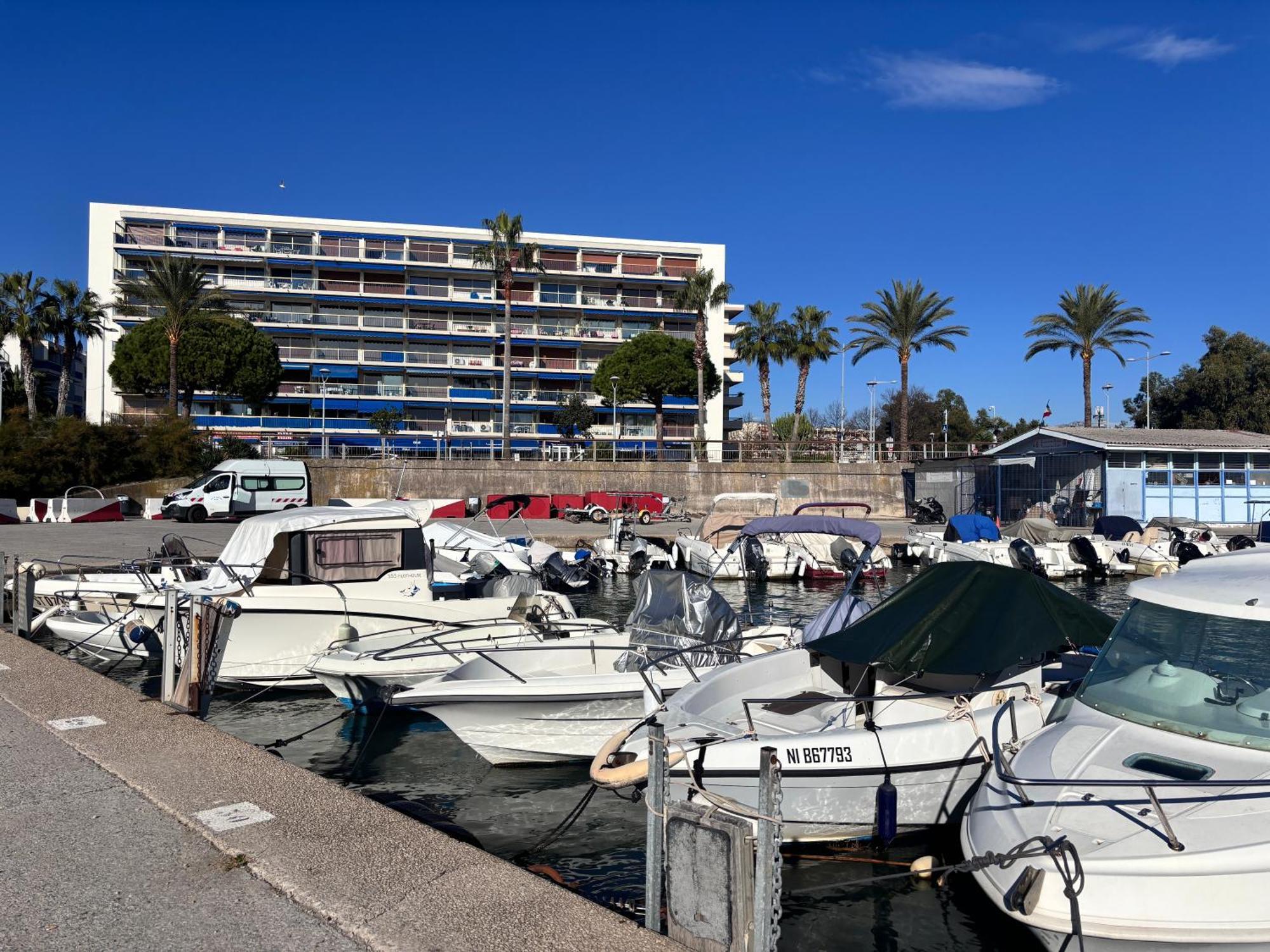 Front De Mer,Plage, Piscine, Parking 滨海卡涅 外观 照片