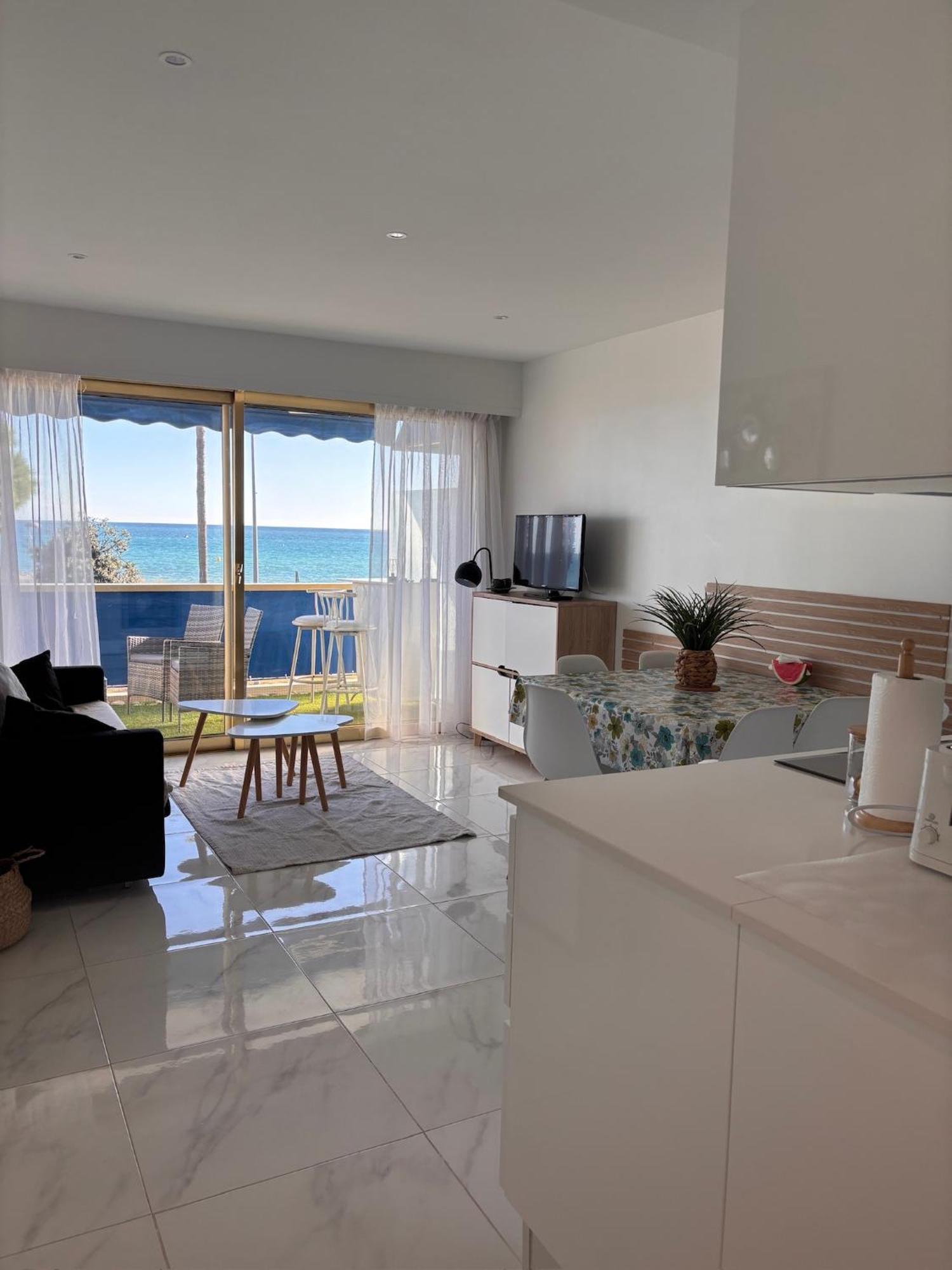 Front De Mer,Plage, Piscine, Parking 滨海卡涅 外观 照片